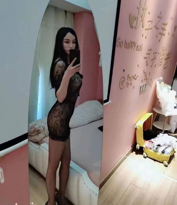 轻熟女性感黑丝诱惑