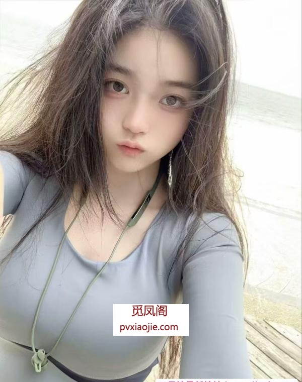 黑丝翘臀活好妹纸